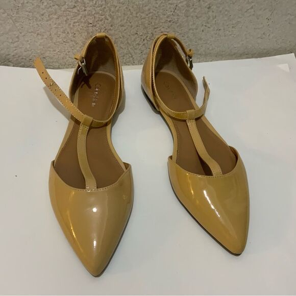 NWOB Calvin Klein Womens Tan Patent Leather T-Strap Ballet Flats 7.5M - Picture 2 of 9